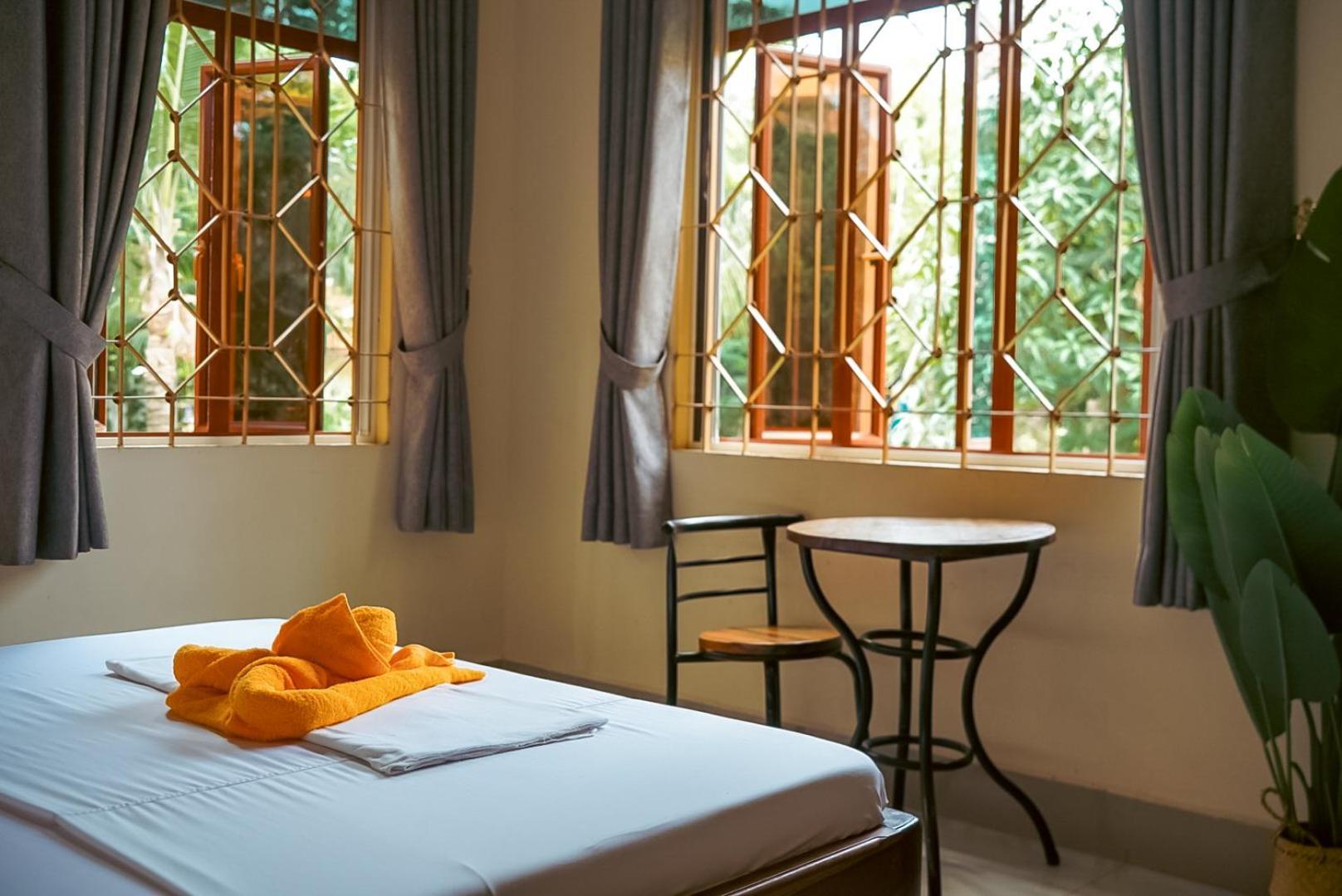 Hostel Karma Traders Kampot Zimmer foto